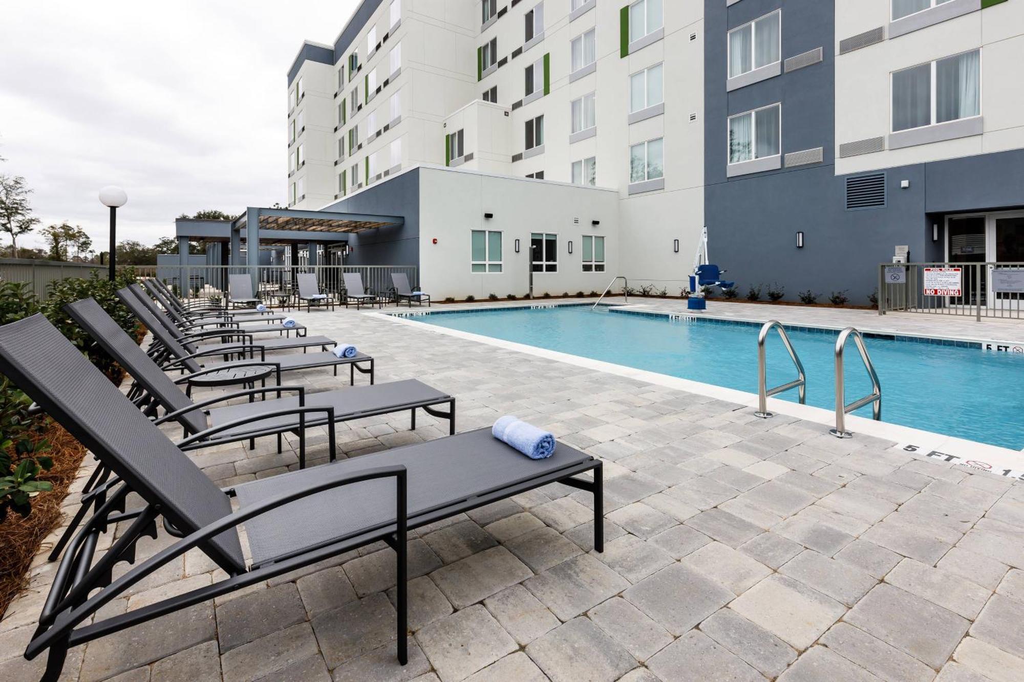 ホテル Courtyard By Marriott Pensacola I-10 West エクステリア 写真