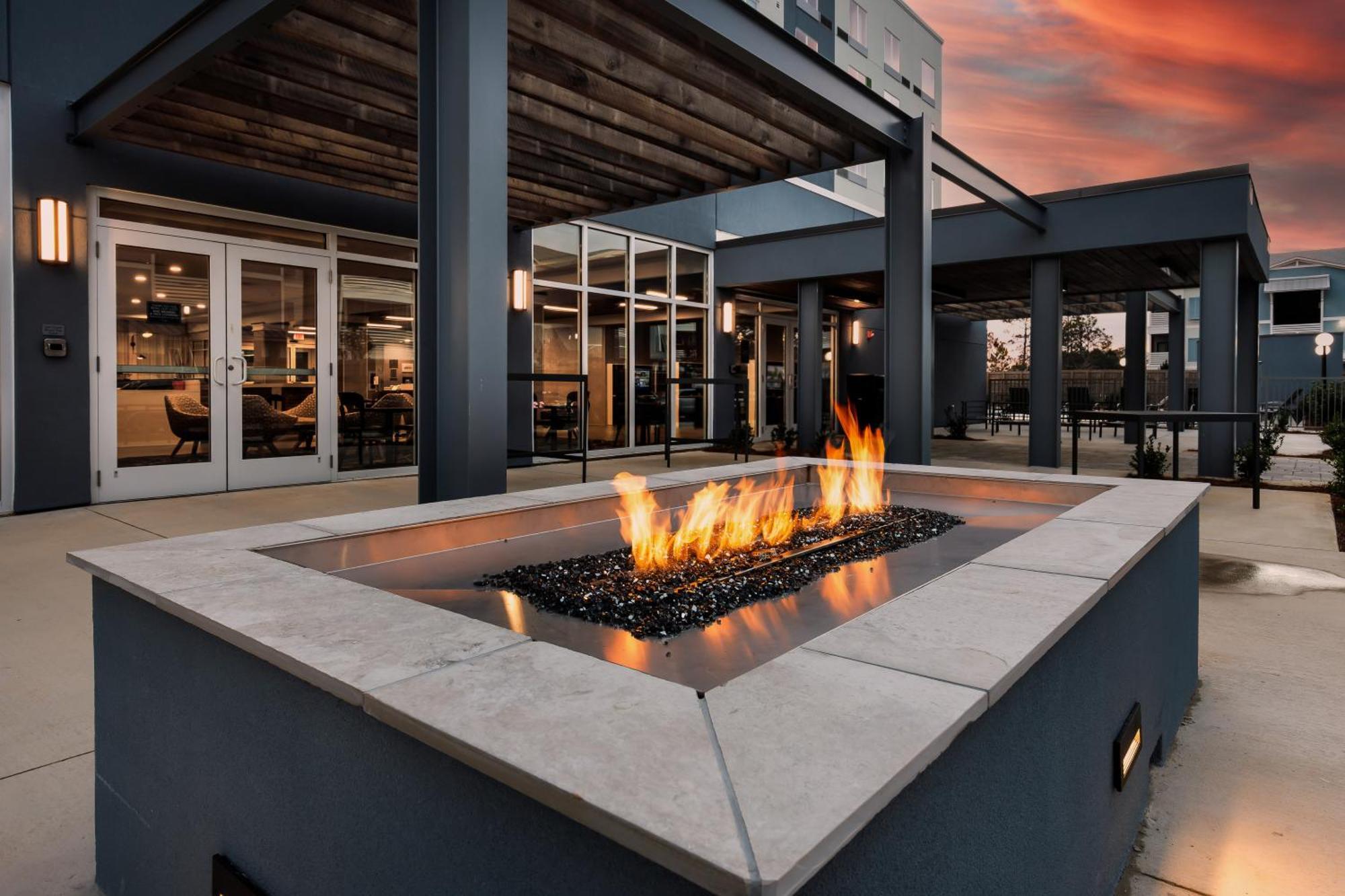 ホテル Courtyard By Marriott Pensacola I-10 West エクステリア 写真